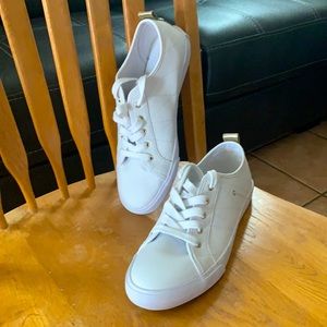 Guess casual tennis shoes, brand new